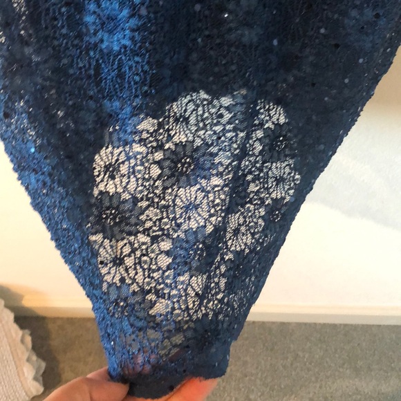2/40$ Stunning blue dress - Picture 5 of 7